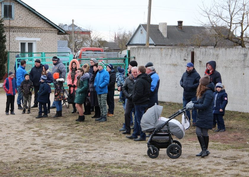 Аграрии Зельвенского района впервые сразились в тракторном биатлоне 