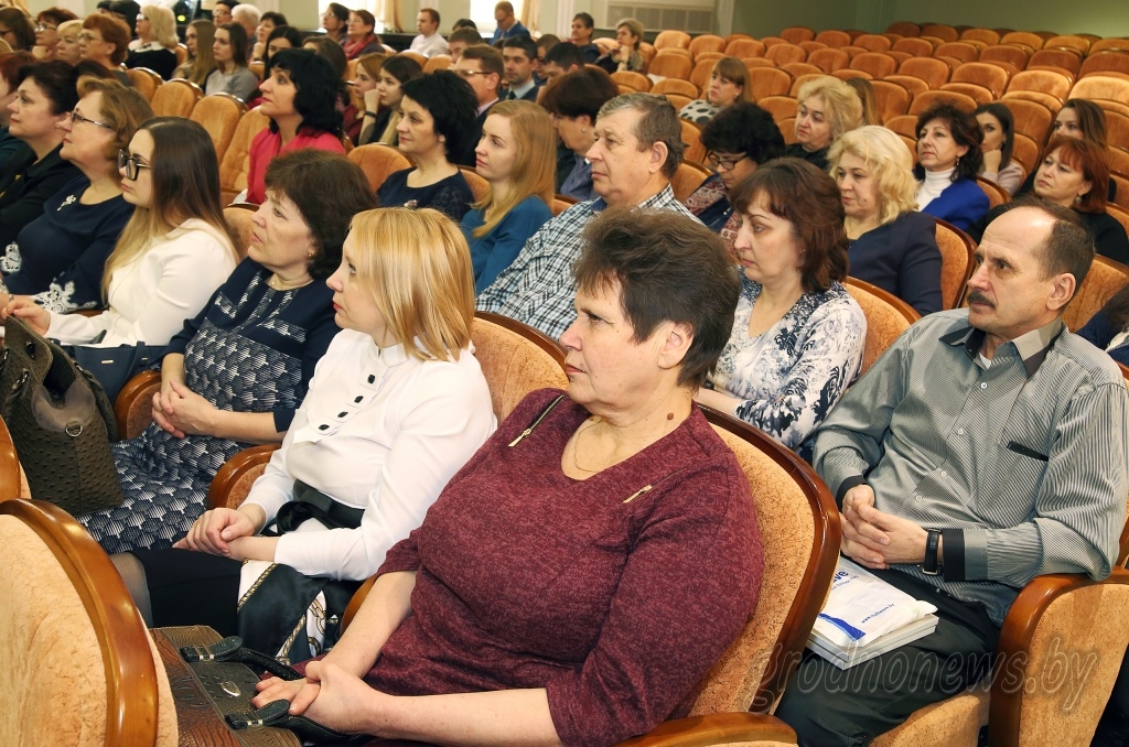 Награды лучшим фармацевтам. В Гродненском РУП «Фармация» подвели итоги за год