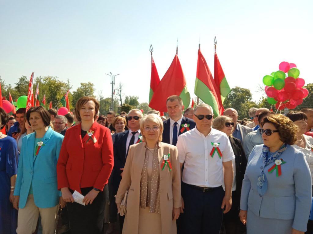 Митинг, посвященный Дню Государственного флага, Государственного герба и  Государственного гимна Республики Беларусь прошёл в Гродно на площади  Ленина. - ГРОДНЕНСКОЕ ОБЛАСТНОЕ ОБЪЕДИНЕНИЕ ПРОФСОЮЗОВ