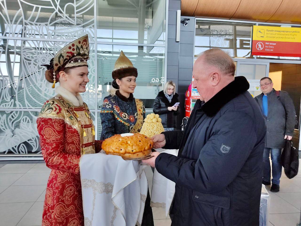 Виктора Лисковича в Татарстане встречают хлебом-солью